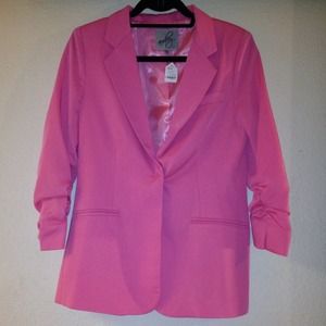 💰Reduced!💰NWT!! Fitted 3/4 Ruched Sleeves Blazer