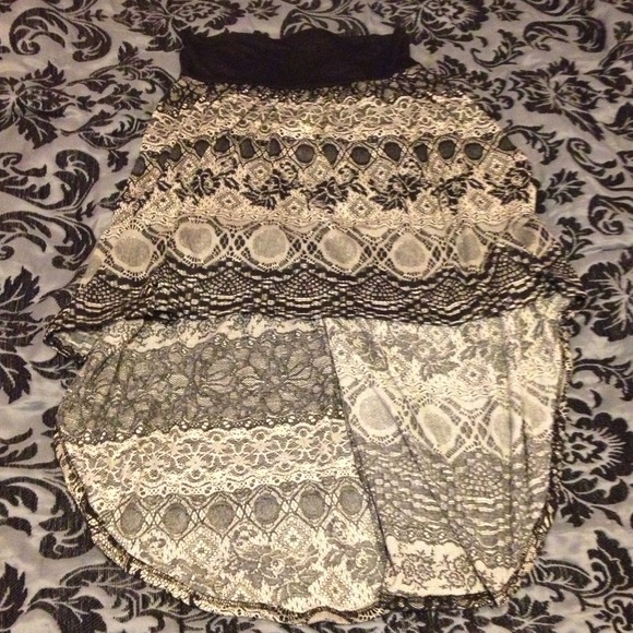 🚫BUNDLED🚫High-lo Skirt, Beautiful design!