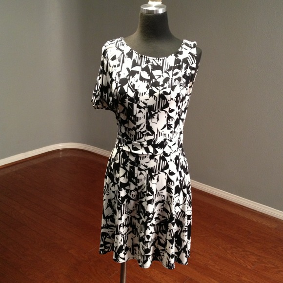 BCBG black and white print Dress