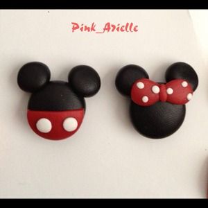 Minnie Mouse stud earrings
