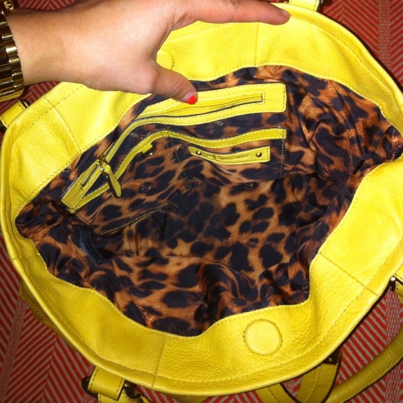 ❌SOLD❌ B. Makosky handbag - Picture 3 of 4