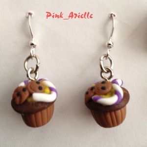 Cupcake dangling earrings
