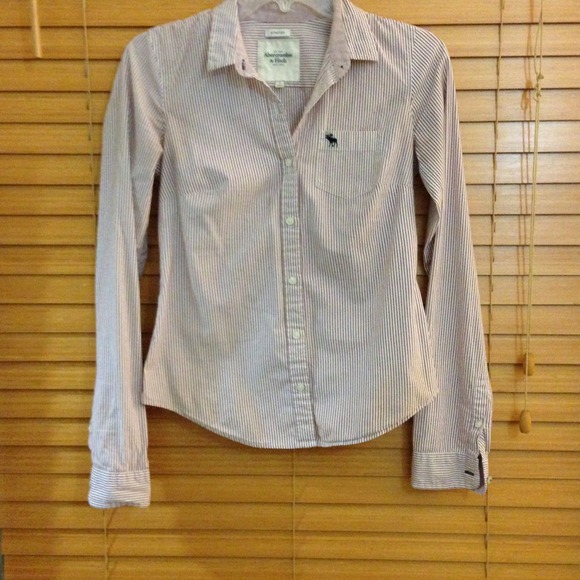 Sold🚫A&F sexy button down