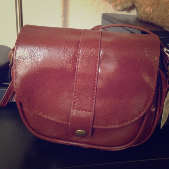 Small Flap Cross Body Saddle Bag