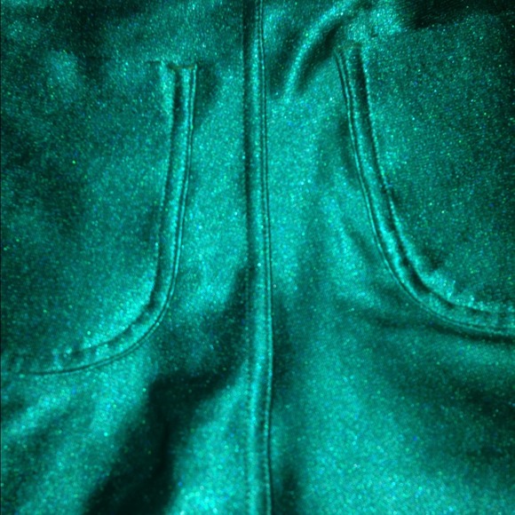 Shorts - Picture 3 of 4
