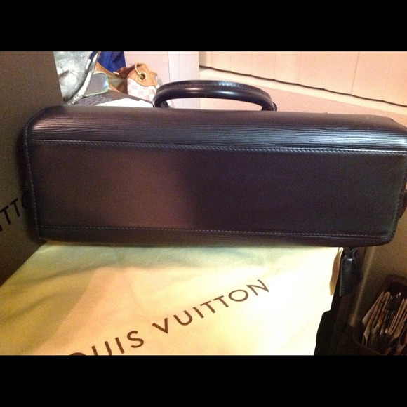 ✋Sold at consignment ✋Louis Vuitton Pont-Neuf PM - Picture 2 of 2