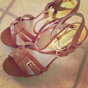 Michael Kors Luggage & Gold Platform Sandals Sz 9