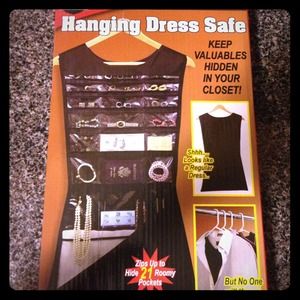 Jewelry/valuables holder