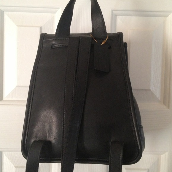 ๐๐Host Pick ๐๐COACH drawstring backpack!! - Picture 3 of 4