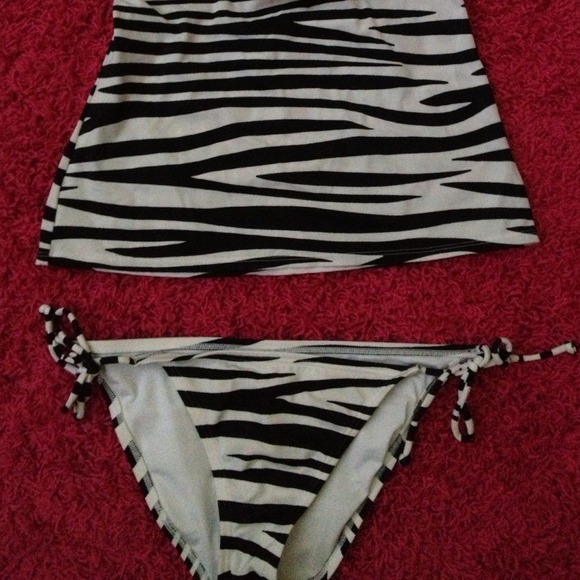 Victoria secret swim suit, tankini... Worn once - Picture 2 of 3