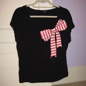 FOREVER 21 Black top with striped bow