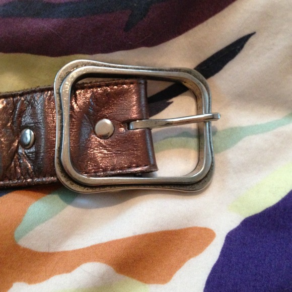 Studded metallic bronze belt - Picture 3 of 4