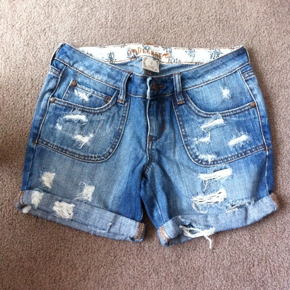 Shorts - Picture 1 of 2