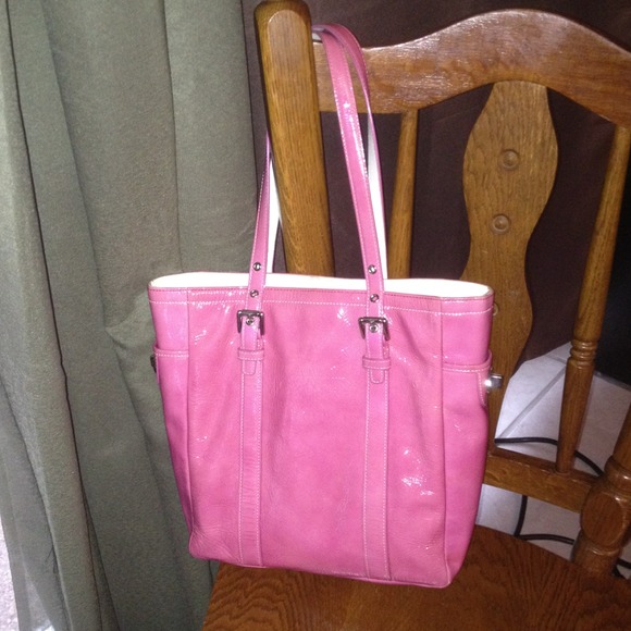 Coach patent leather tote 🌸🌺🌷