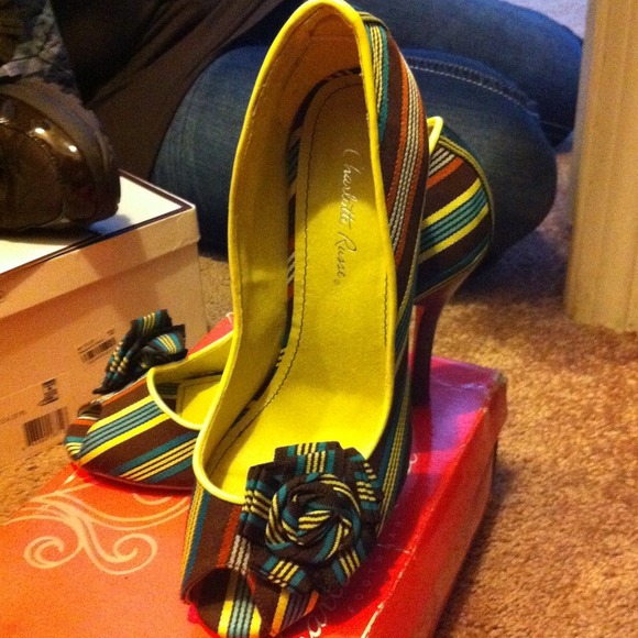 Shoes - Picture 2 of 2