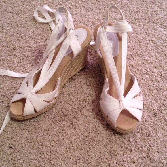 🚫SOLD🚫LOFT wedges