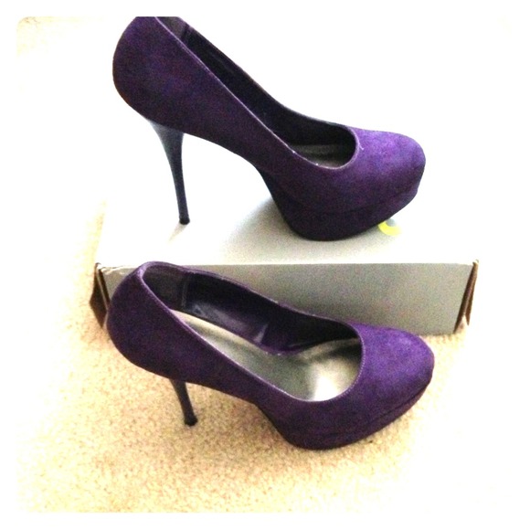 🚫SOLD🚫Purple Suede Pumps