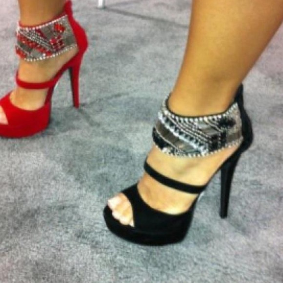 Shoes - Hot Heels!!! 💥REDUCED💥 Final Price