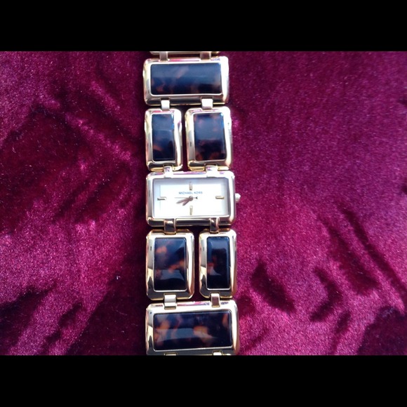 Michael Kors Accessories - **JUST REDUCED** 💯Authentic