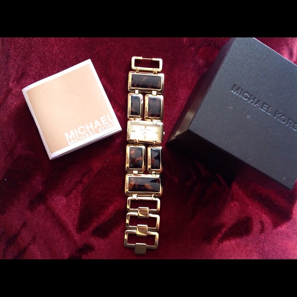 **JUST REDUCED** 💯Authentic - Picture 2 of 2