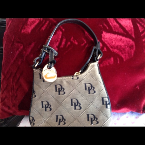 💯(Authentic) Mini clutch - Picture 2 of 2