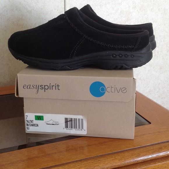 Easy Spirit Slip on Shoes