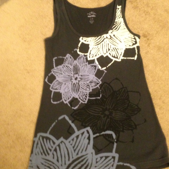 flower tank top🔕🔕SOLD🔕🔕 - Picture 3 of 3