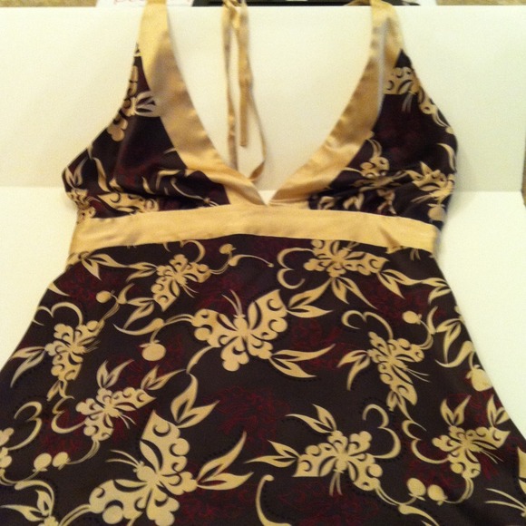 BEBE Cute silk brown halter top