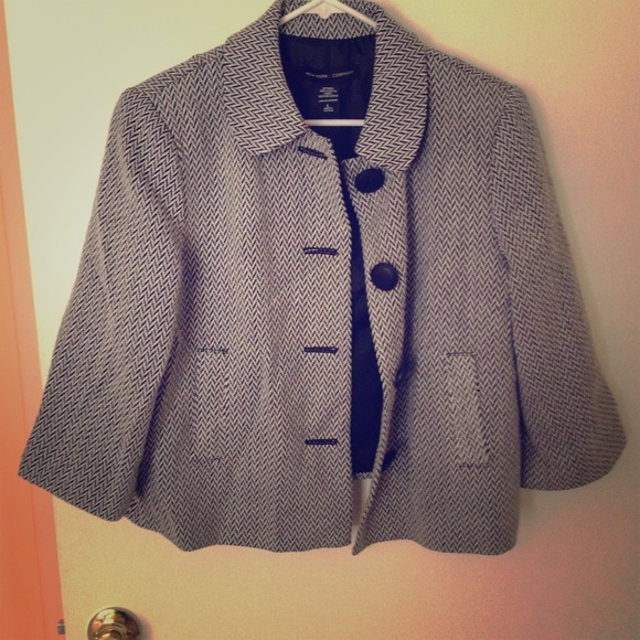 SOLD🚫🚫🚫Black and white cropped jacket - Picture 1 of 3