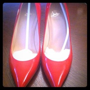 🚫SOLD🚫New 39 Christian Louboutin Patent Pumps