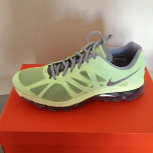 NIKE Air Max (Brand New)