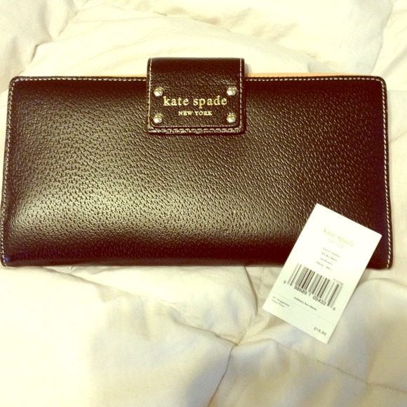 *SOLD* Kate Spade Wellesley Travel Wallet