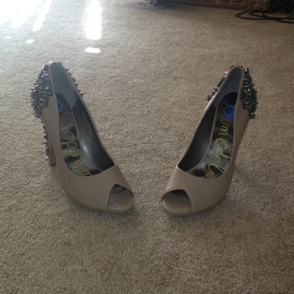 SOLD!!! ✅Sam Edelman spike heels