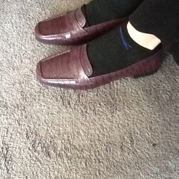 Shoes - Picture 2 of 4