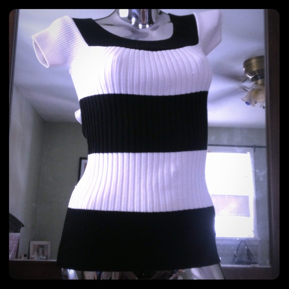 Black and White Stretch top