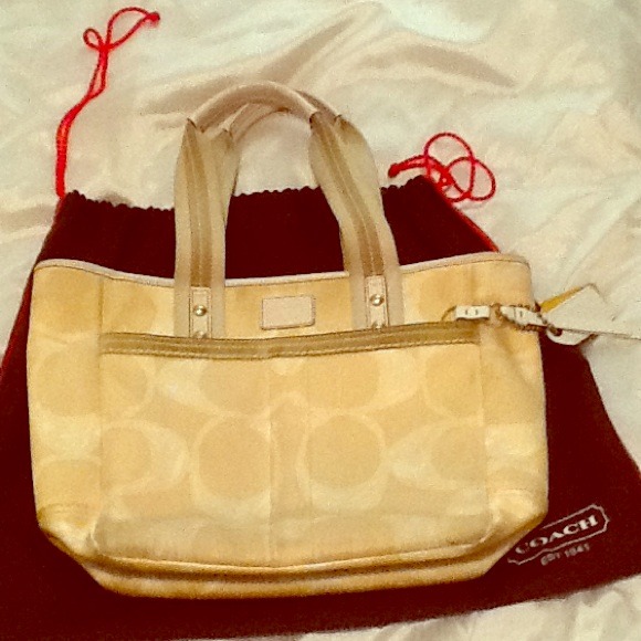 😋TRADED😆Authentic Coach purse 🌻