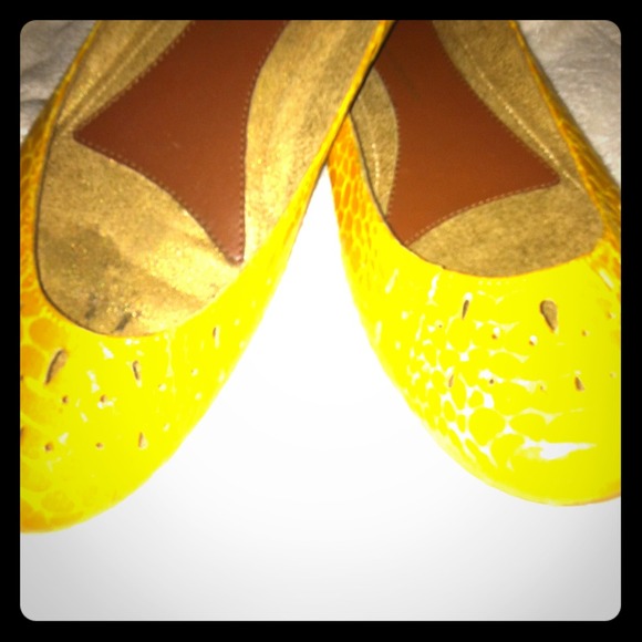 Samuel Edelman Yellow Flat