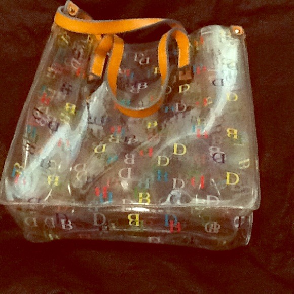 🚨SOLD🚨Authentic Dooney & Bourke - Picture 1 of 4