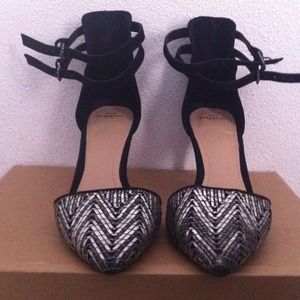 ⛔HOLD⛔ @fbear ZARA- Vamp Shoe With Ankle Strap