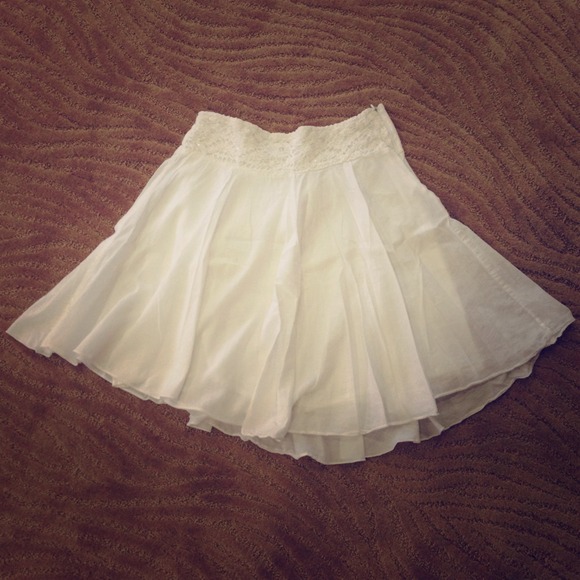 Cute white skirt