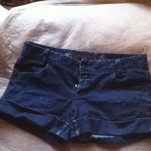 💰REDUCED💰Express jean shorts.