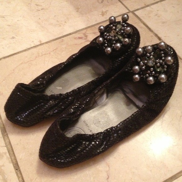 Black Max Studio flats with fun beaded bauble - Picture 2 of 4