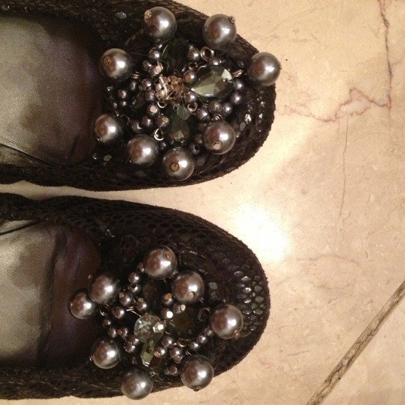 Black Max Studio flats with fun beaded bauble - Picture 3 of 4