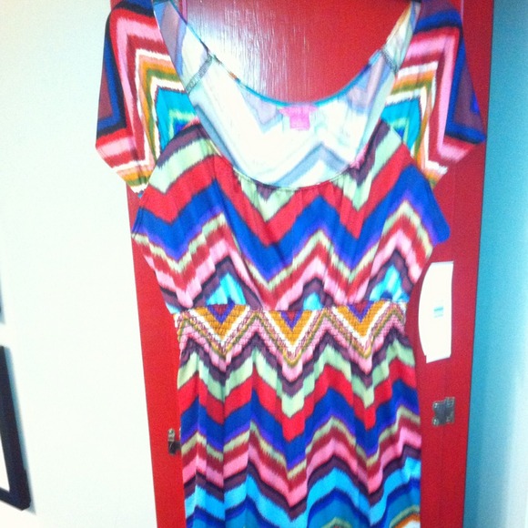 NWT Off the Shoulder dress! Size XL-Super slimming