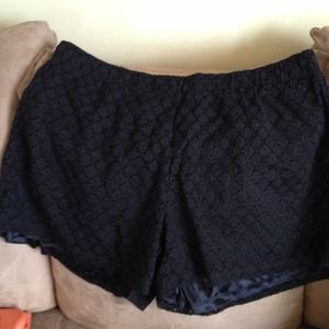 Plus size 18 Forever 21 zip up lace shorts
