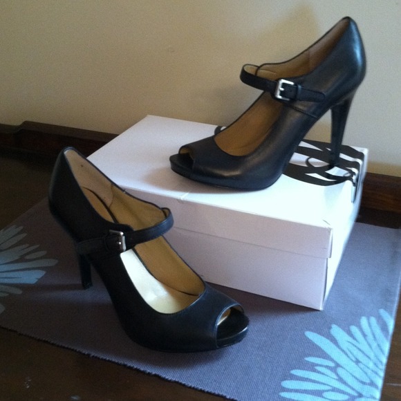 👠 REDUCED 👠Sz 7 M. Nine West Mary Jane pump.