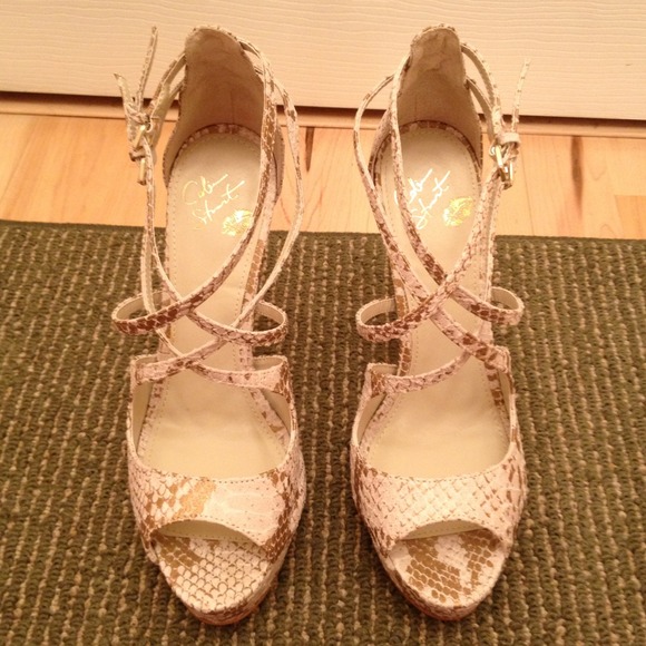 Colin Stuart snake skin super sexy heels. - Picture 4 of 4