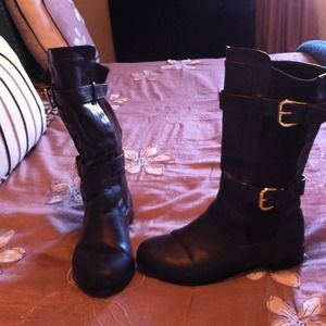 Mid calf boot