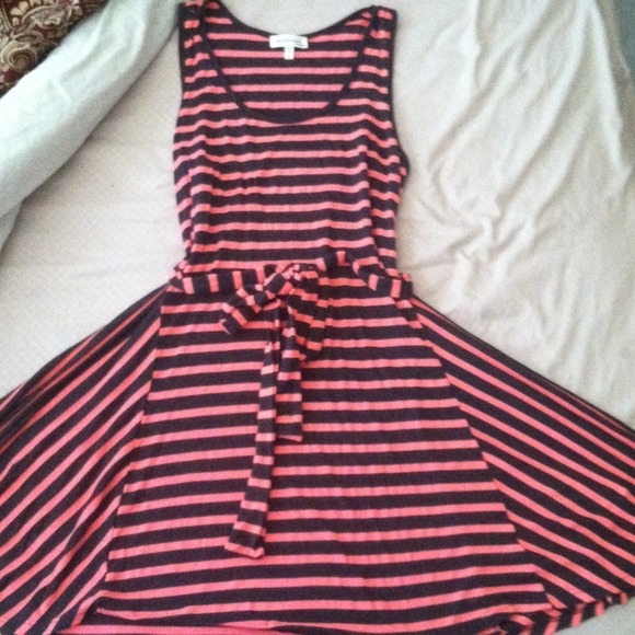 SOLD!!!!🐚Charcoal and Neon Pink High-low dress🐚