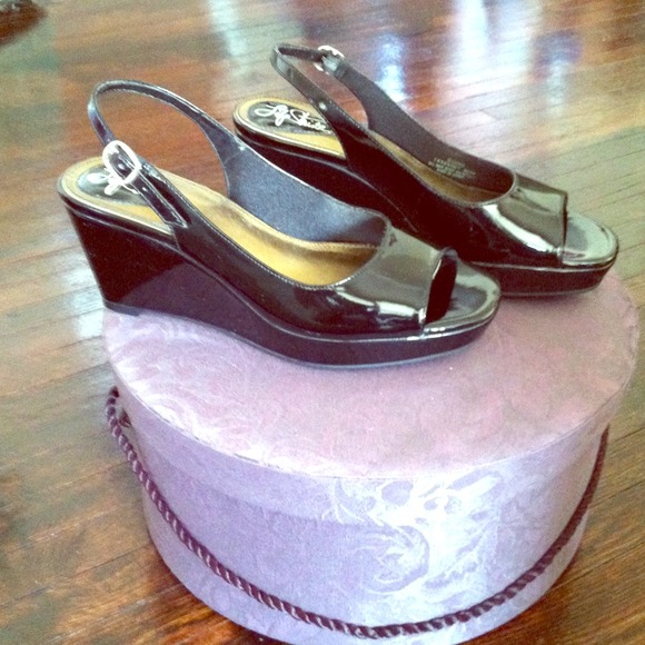 🎯SOLD🎯 Patent leather wedges